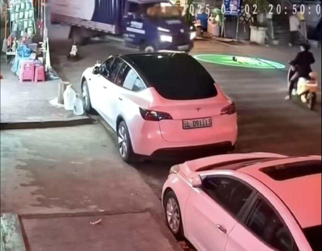3377体育在线小童躺街上游玩被快递货车碾压身亡多方回应(图1)
